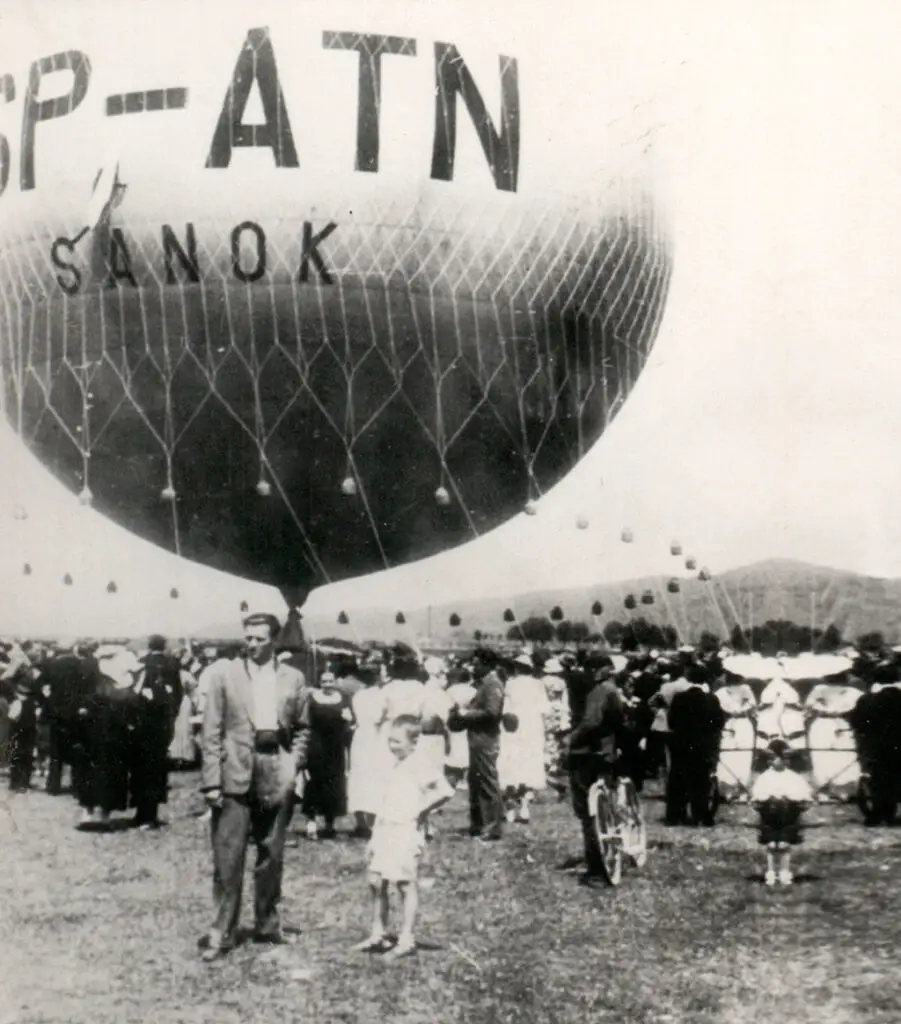 Wizyta w Sanoku znanego badacza stratosfery, Augusta Piccarda, oraz rosnące zainteresowanie baloniarstwem, które doprowadziły do powstania Klubu Balonowego „Guma”.